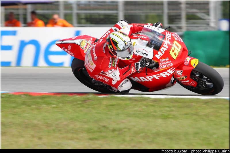 moto2_simon_004_republique_tcheque_brno_2011