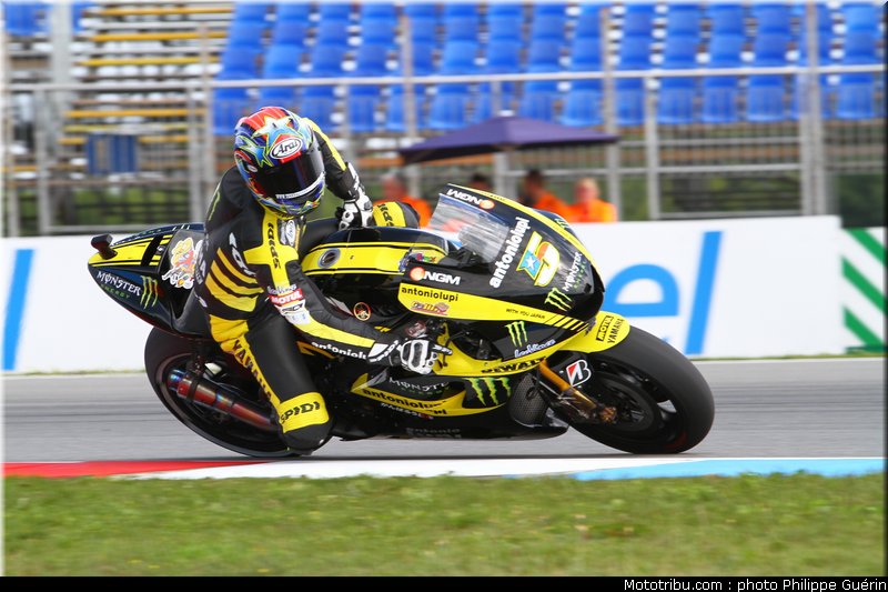 motogp_edwards_007_republique_tcheque_brno_2011