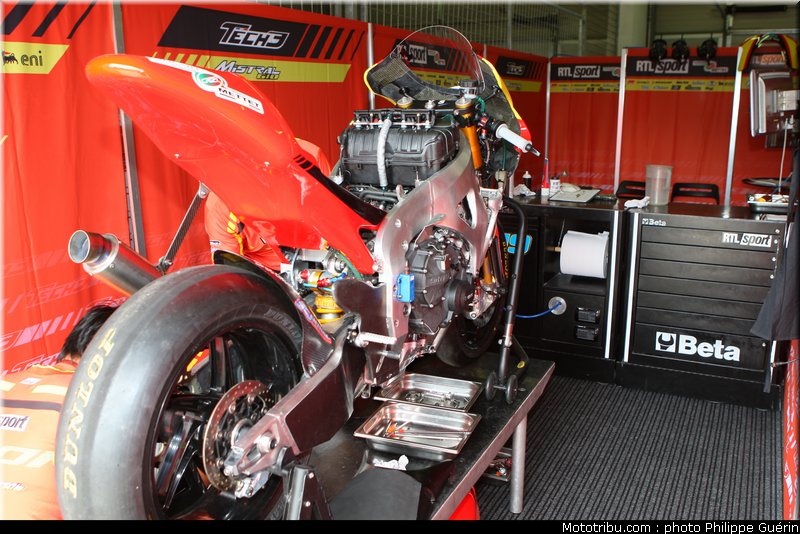 motogp_stand_024_republique_tcheque_brno_2011