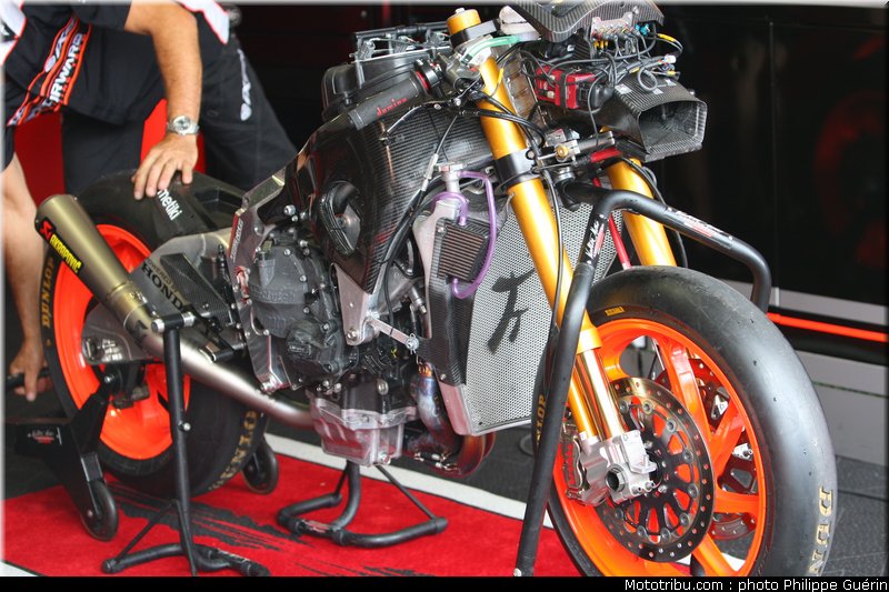 motogp_stand_075_republique_tcheque_brno_2011