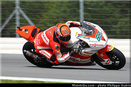 moto2_bradl_009_republique_tcheque_brno_2011.JPG