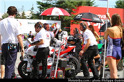 moto2_krummenacher_001_republique_tcheque_brno_2011.JPG