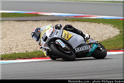 moto2_luthi_005_republique_tcheque_brno_2011.JPG