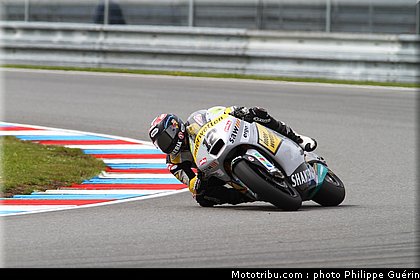 moto2_luthi_006_republique_tcheque_brno_2011.JPG