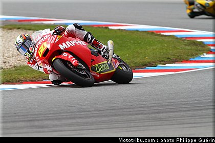 moto2_simon_002_republique_tcheque_brno_2011.JPG