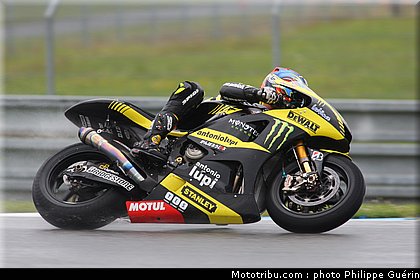 motogp_edwards_008_republique_tcheque_brno_2011.JPG