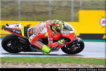 motogp_rossi_001_republique_tcheque_brno_2011.JPG