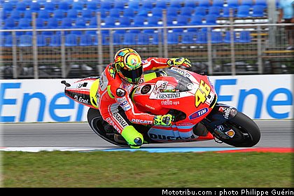 motogp_rossi_011_republique_tcheque_brno_2011.JPG
