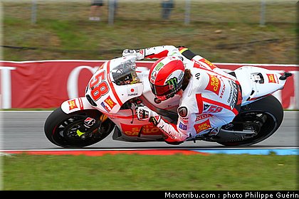 motogp_simoncelli_007_republique_tcheque_brno_2011.JPG
