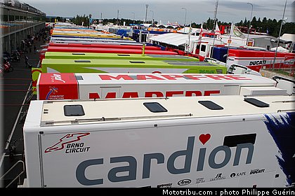 motogp_stand_018_republique_tcheque_brno_2011.JPG