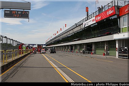 motogp_stand_020_republique_tcheque_brno_2011.JPG