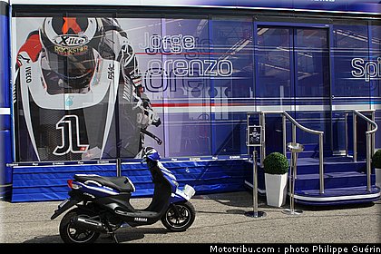 motogp_stand_027_republique_tcheque_brno_2011.JPG