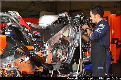 motogp_stand_038_republique_tcheque_brno_2011.JPG