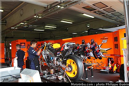 motogp_stand_039_republique_tcheque_brno_2011.JPG