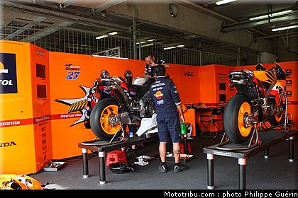 motogp_stand_041_republique_tcheque_brno_2011.JPG