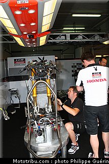 motogp_stand_043_republique_tcheque_brno_2011.JPG