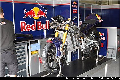 motogp_stand_056_republique_tcheque_brno_2011.JPG