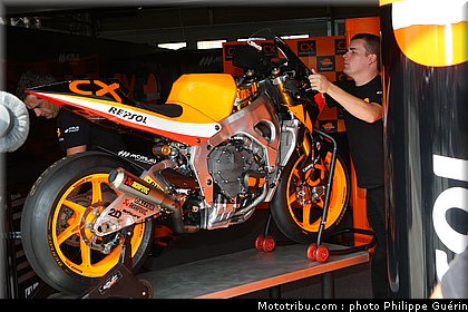 motogp_stand_061_republique_tcheque_brno_2011.JPG