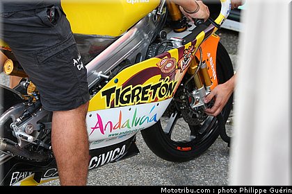 motogp_stand_070_republique_tcheque_brno_2011.JPG