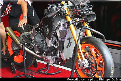 motogp_stand_075_republique_tcheque_brno_2011.JPG