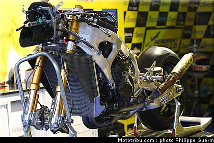 motogp_stand_083_republique_tcheque_brno_2011.JPG