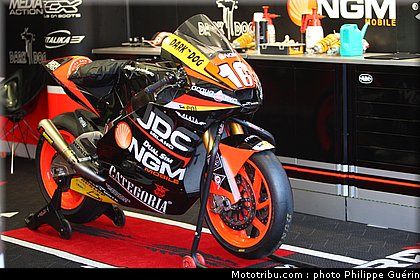motogp_stand_085_republique_tcheque_brno_2011.JPG