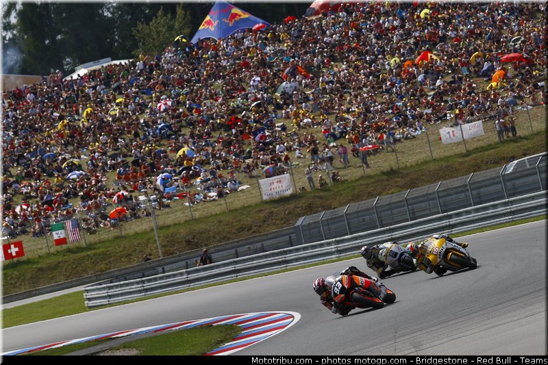 moto2_041_republique_tcheque_brno_2011
