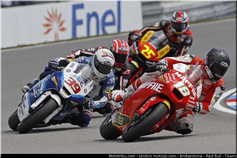 moto2_042_republique_tcheque_brno_2011