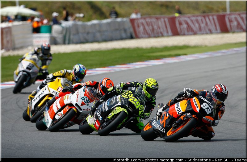 moto2_049_republique_tcheque_brno_2011