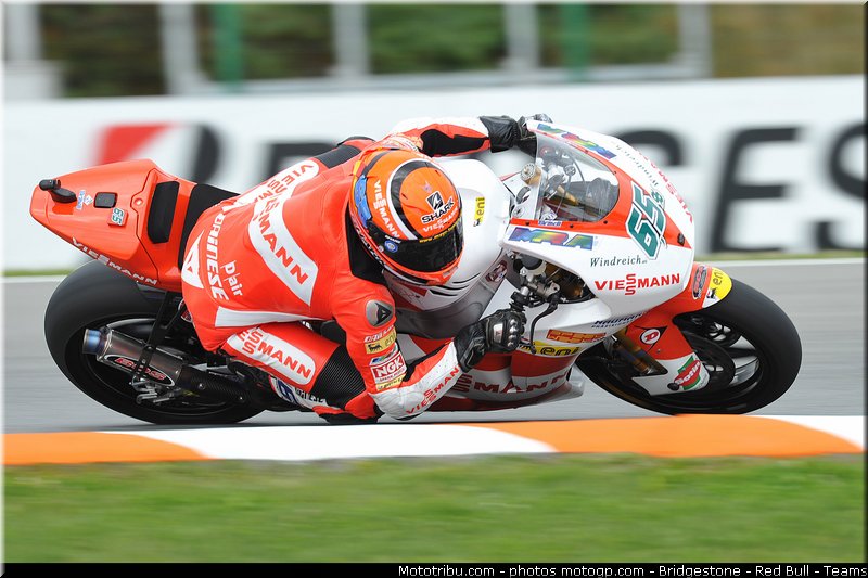 moto2_bradl_004_republique_tcheque_brno_2011