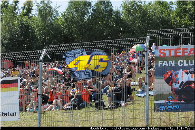moto2_bradl_018_republique_tcheque_brno_2011