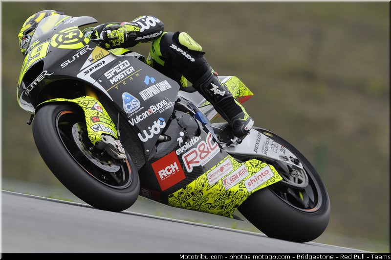 moto2_iannone_001_republique_tcheque_brno_2011