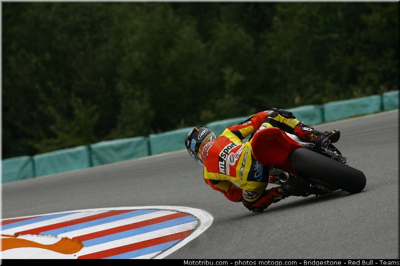 moto2_simeon_004_republique_tcheque_brno_2011