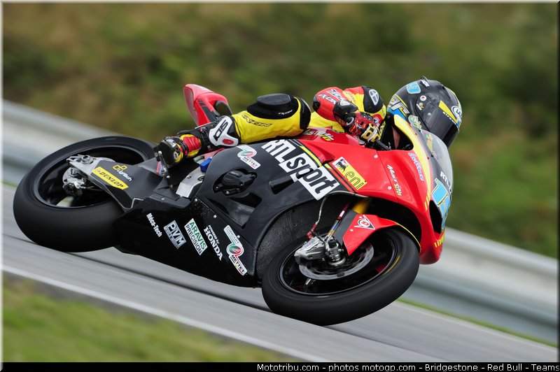 moto2_simeon_009_republique_tcheque_brno_2011