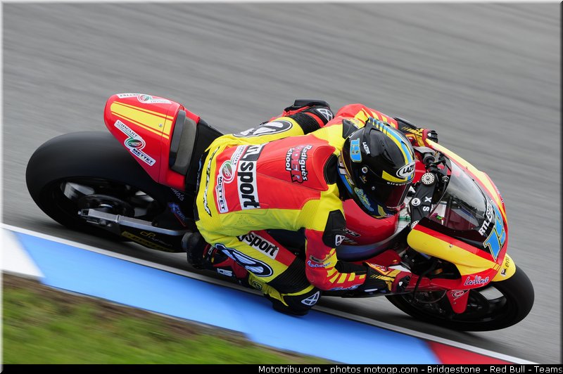 moto2_simeon_010_republique_tcheque_brno_2011