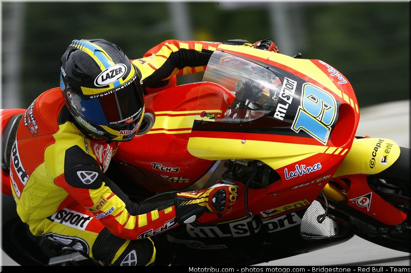 moto2_simeon_011_republique_tcheque_brno_2011