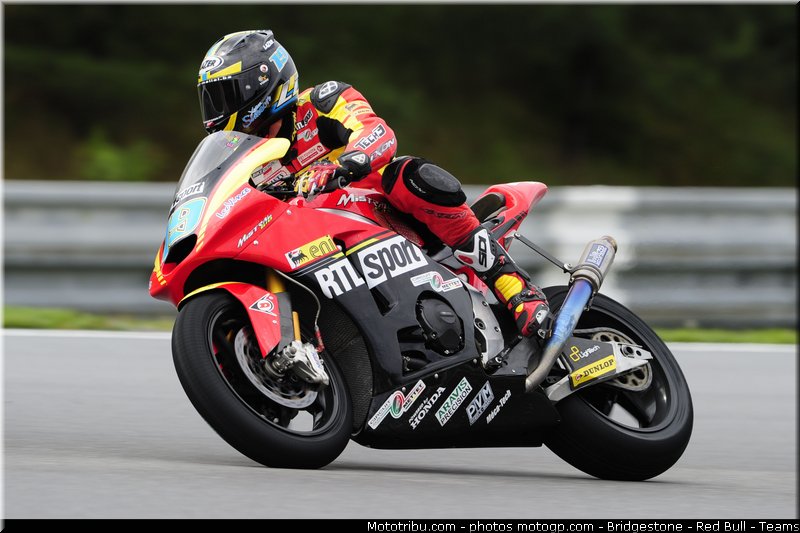 moto2_simeon_018_republique_tcheque_brno_2011