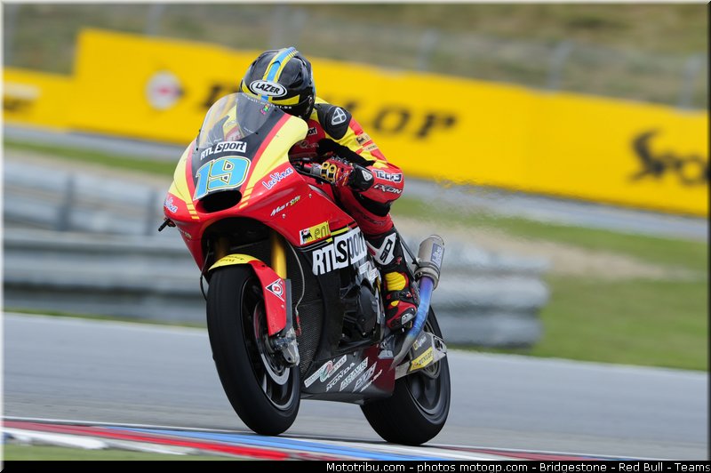 moto2_simeon_019_republique_tcheque_brno_2011
