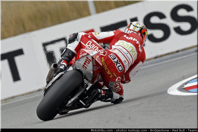 moto2_simon_003_republique_tcheque_brno_2011