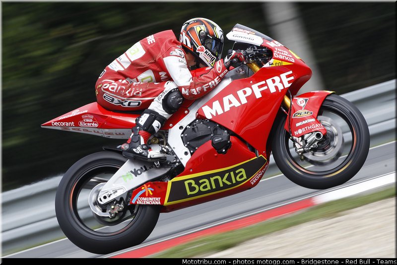 moto2_simon_006_republique_tcheque_brno_2011