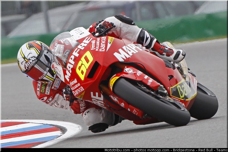 moto2_simon_009_republique_tcheque_brno_2011