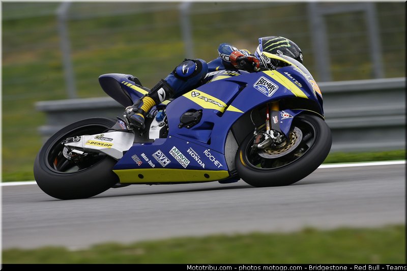 moto2_smith_006_republique_tcheque_brno_2011