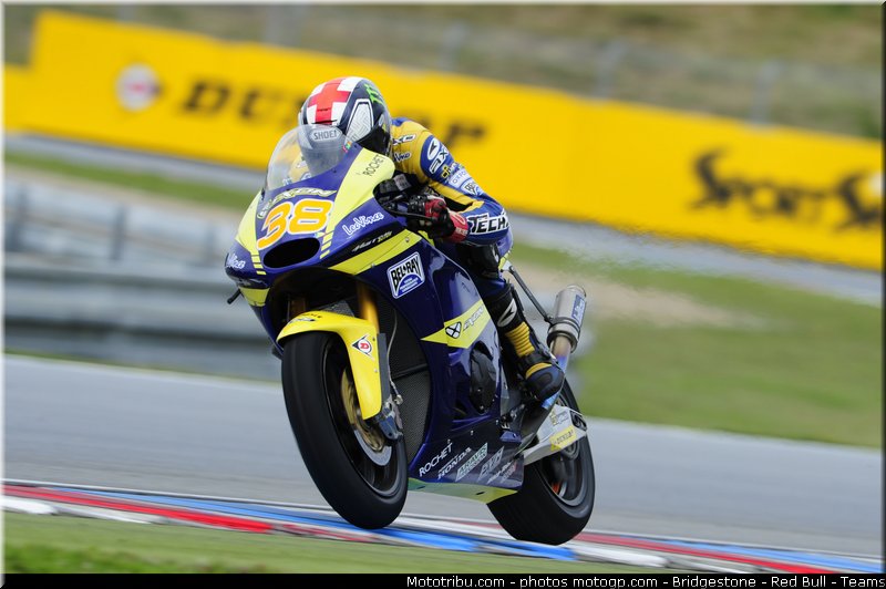 moto2_smith_014_republique_tcheque_brno_2011