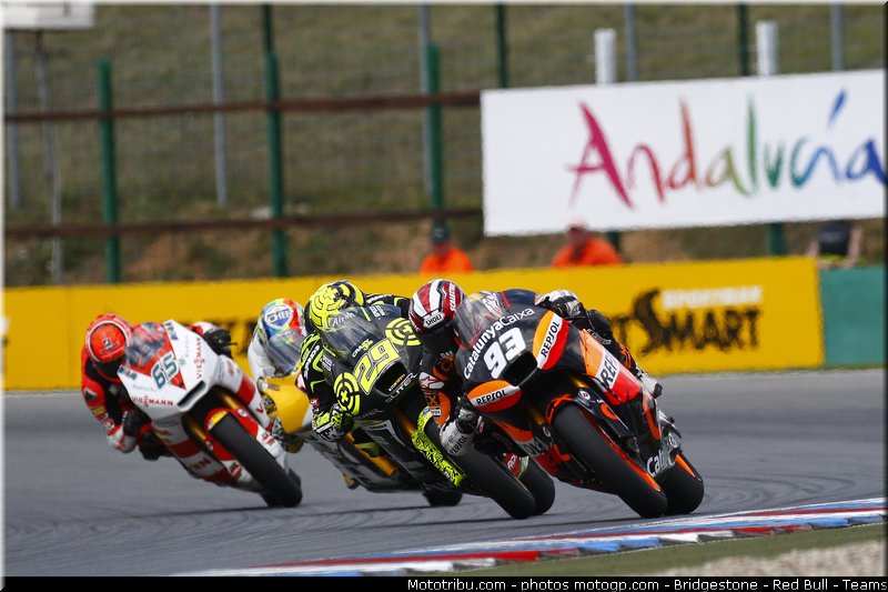 moto2_tech3_001_republique_tcheque_brno_2011