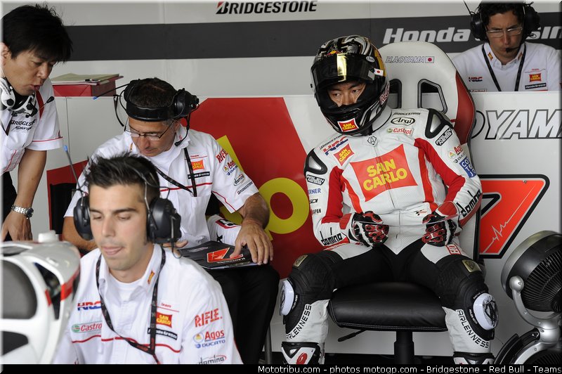 motogp_aoyama_001_republique_tcheque_brno_2011