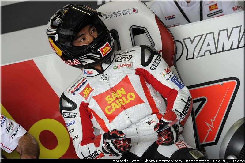 motogp_aoyama_002_republique_tcheque_brno_2011