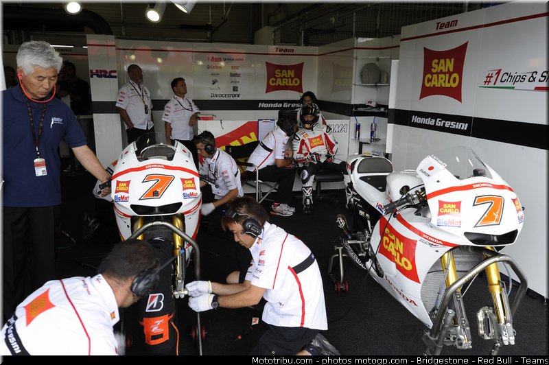 motogp_aoyama_005_republique_tcheque_brno_2011