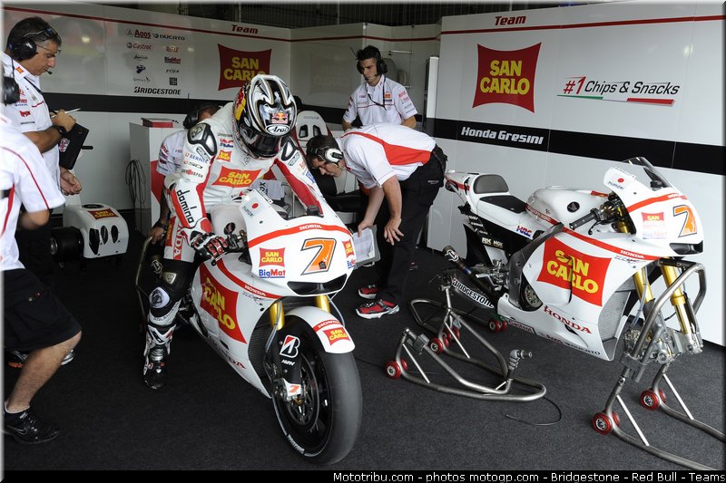 motogp_aoyama_006_republique_tcheque_brno_2011