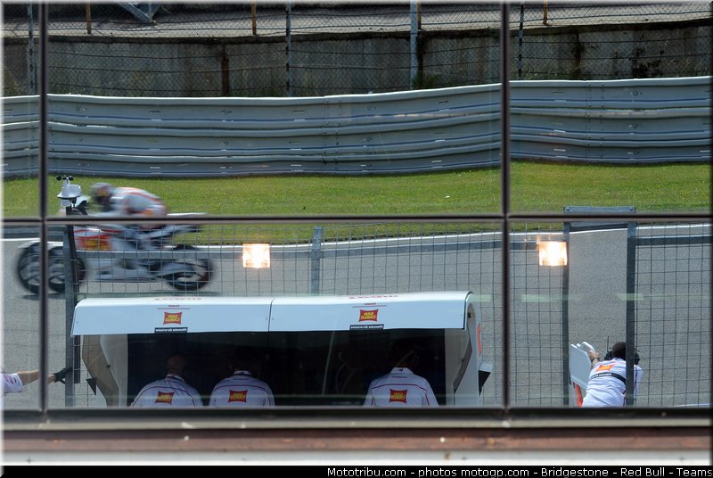 motogp_aoyama_013_republique_tcheque_brno_2011