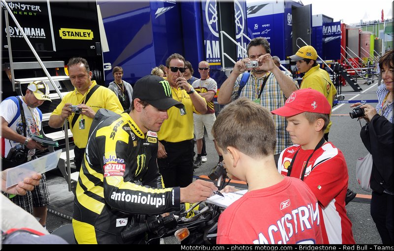 motogp_crutchlow_007_republique_tcheque_brno_2011